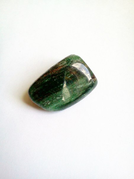 Энергия камней № 82 Фуксит (окатанный камень) фото, обсуждение